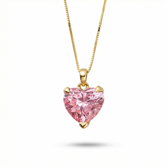 18K Gold Lab Grown Pink Heart Diamond Set