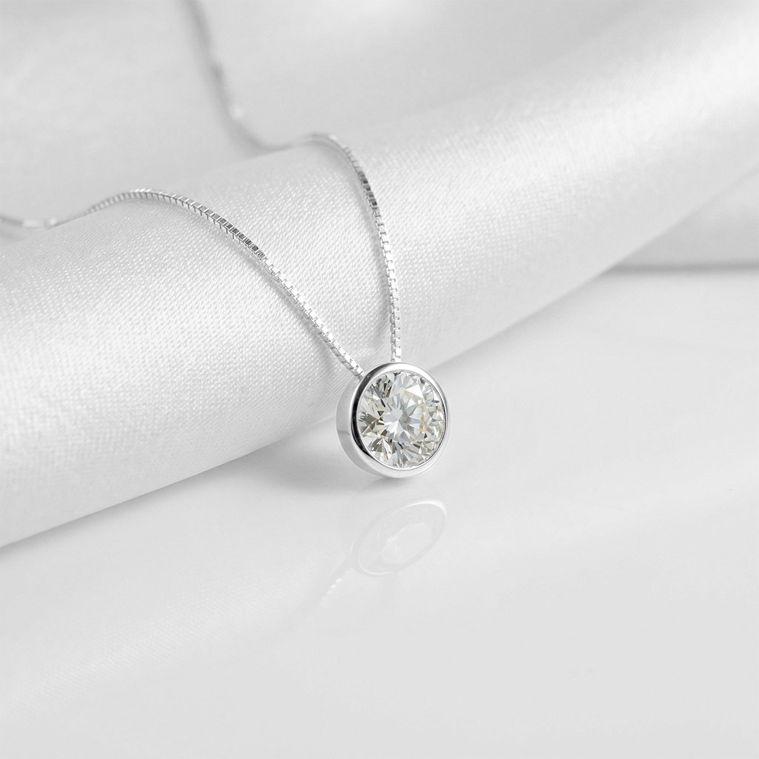 18K Gold Lab Grown Diamond Round Brilliant Bezel Set