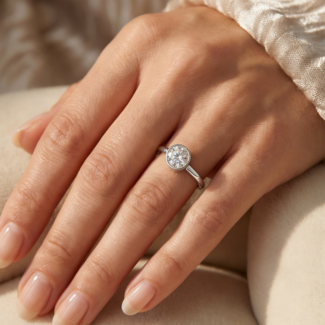 18K Gold Lab Grown Diamond Round Brilliant Bezel Set