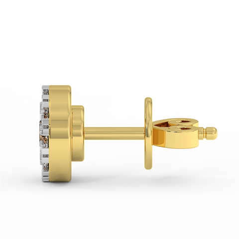 أقراط مرصعة بالألماس بتصميم عنقودي دائري من الذهب عيار 18 قيراط