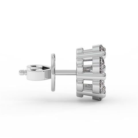 أقراط مرصعة بالألماس بتصميم زهرة من الذهب عيار 18 قيراط