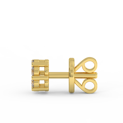 أقراط مرصعة بالألماس بتصميم زهرة من الذهب عيار 18 قيراط