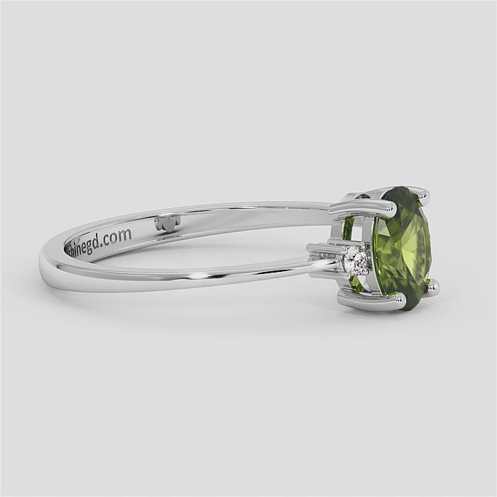 18K Gold Oval Peridot & Diamond Ring