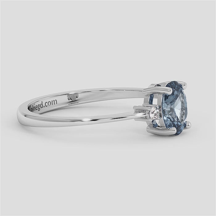 18K Gold Aquamarine & Diamond Ring