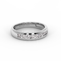 18K Gold Diamond Band Ring