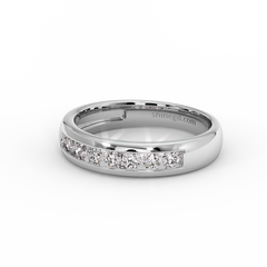 18K Gold Diamond Band Ring
