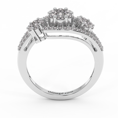 18K Gold Floral Cluster Diamond Ring